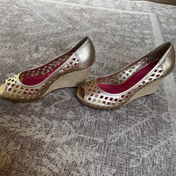 Lilly Pulitzer Gold Wedges - Picture 13 of 13